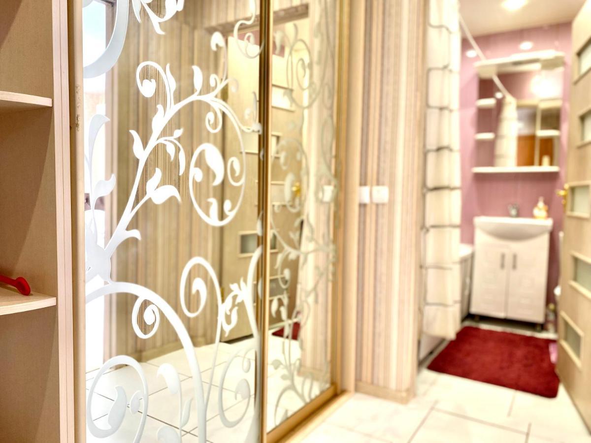 Apartpoltava Елегантна Квартира В Новобудові,Біля Каштанової Алеї, Центр Міста, Звітна Документація Exterior foto